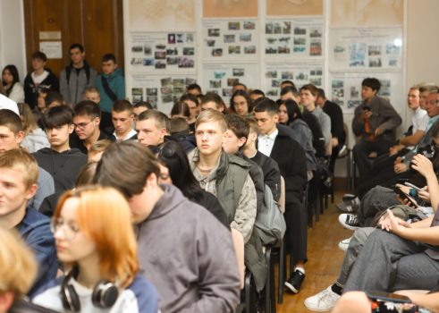 Музыкально- развлекательная программа для учащихся и преподователей Суздальского индустриально-гуманитарного колледжа.